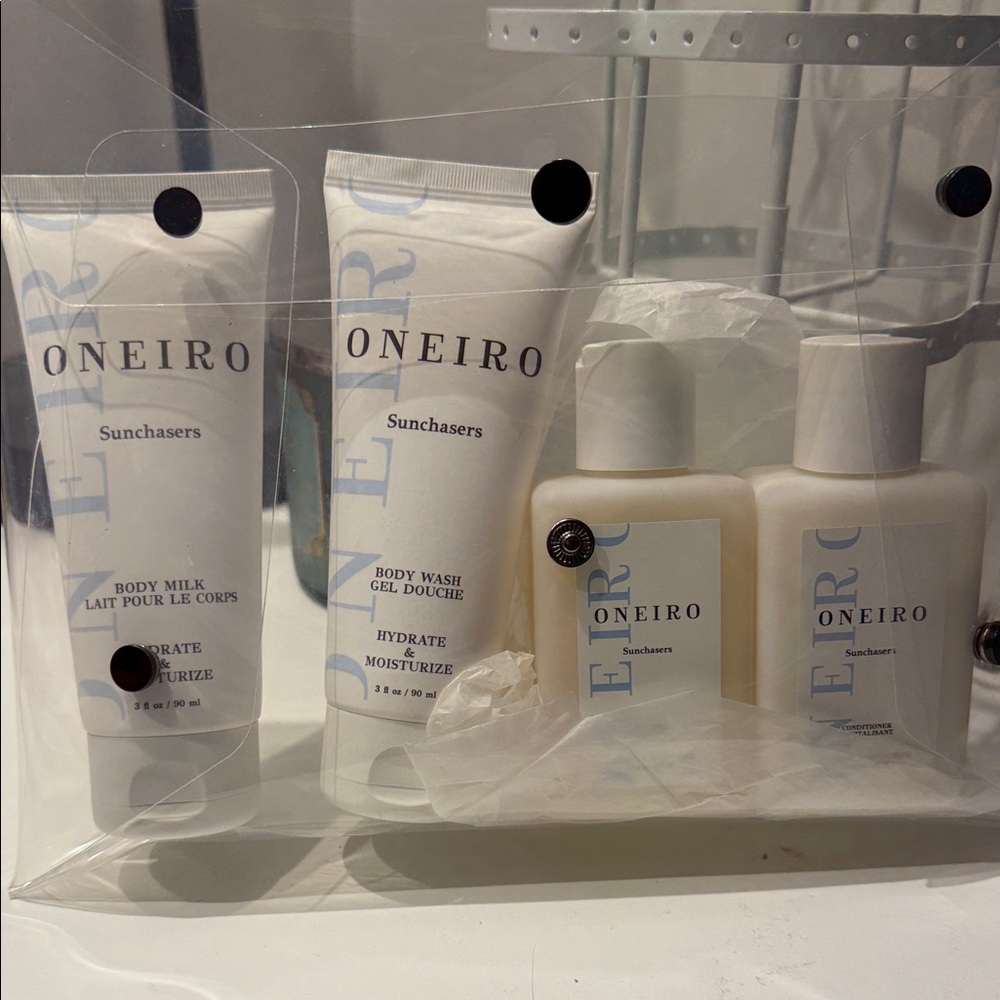 Oneiro‎ Sunchasers Skincare Set - White